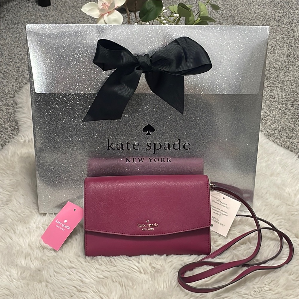 ✨ Kate Spade ,Laurel Way Winni ,Color is Cranberry ,Crossbody ✨